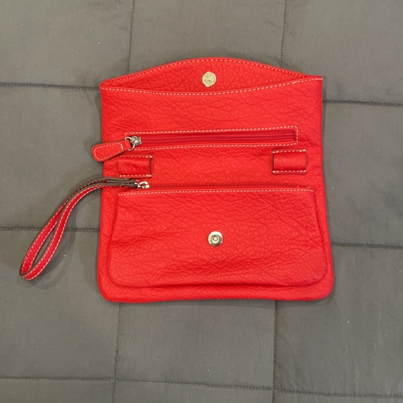 Red Nine West leather clutch, silver hardware NWOT - Picture 3 of 8
